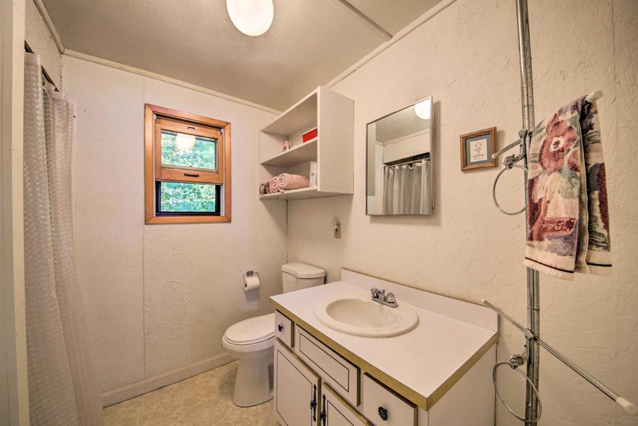 Rustic Retreat Across From Lake Family Friendly! Union Экстерьер фото